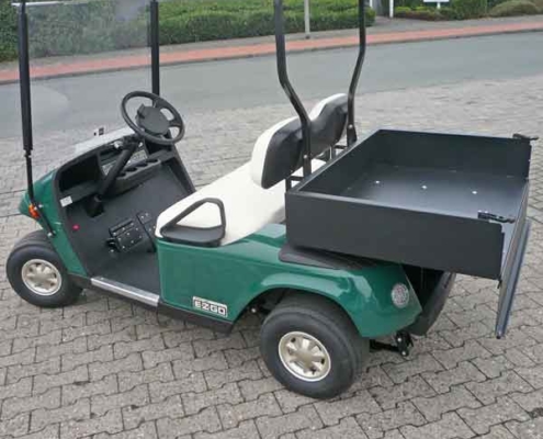 E-Z-GO-Golfcarts-mit-Ladebox
