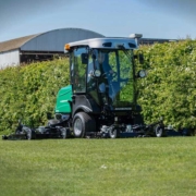 Ransomes_Grossflaechen_Sichelmaeher_kabine_schnittbreite